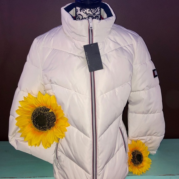 Tommy Hilfiger Jackets & Blazers - 🔴SOLD🔴Quilted Puffer Jacket